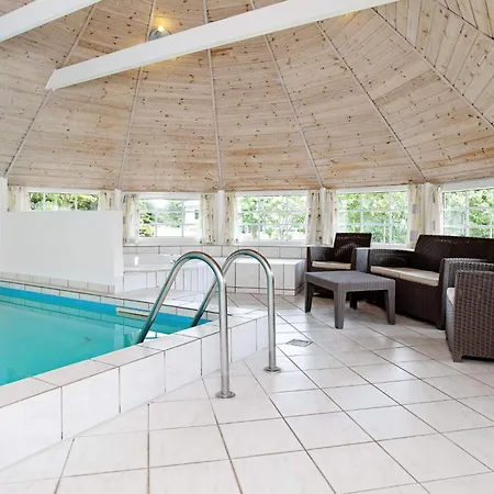 5 Star In Vaeggerlose Bøtø By