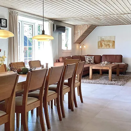 12 Person In Vaeggerlose