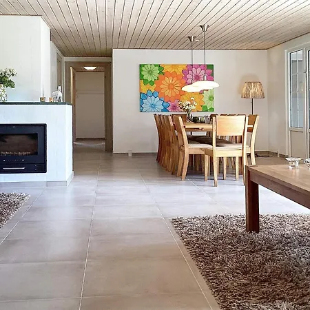 5 Star In Vaeggerlose Bøtø By