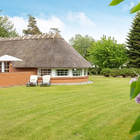 12 Person In Vaeggerlose Ferienhaus *